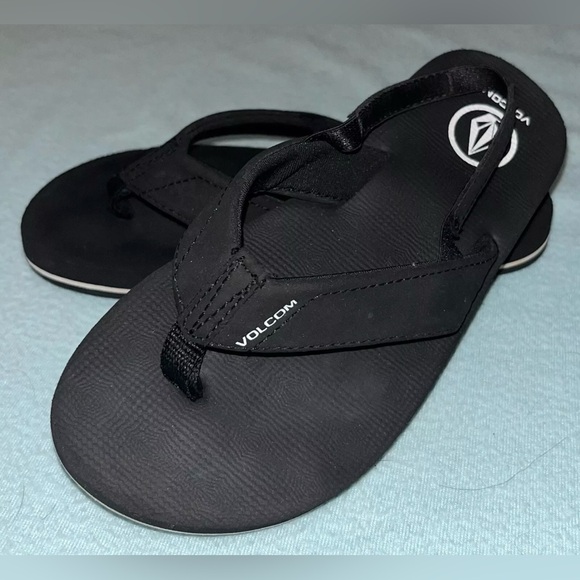 VOLCOM Little Boy Victor Sandals with Strap Black  US 13  EU 31 Great Condition - Picture 1 of 4